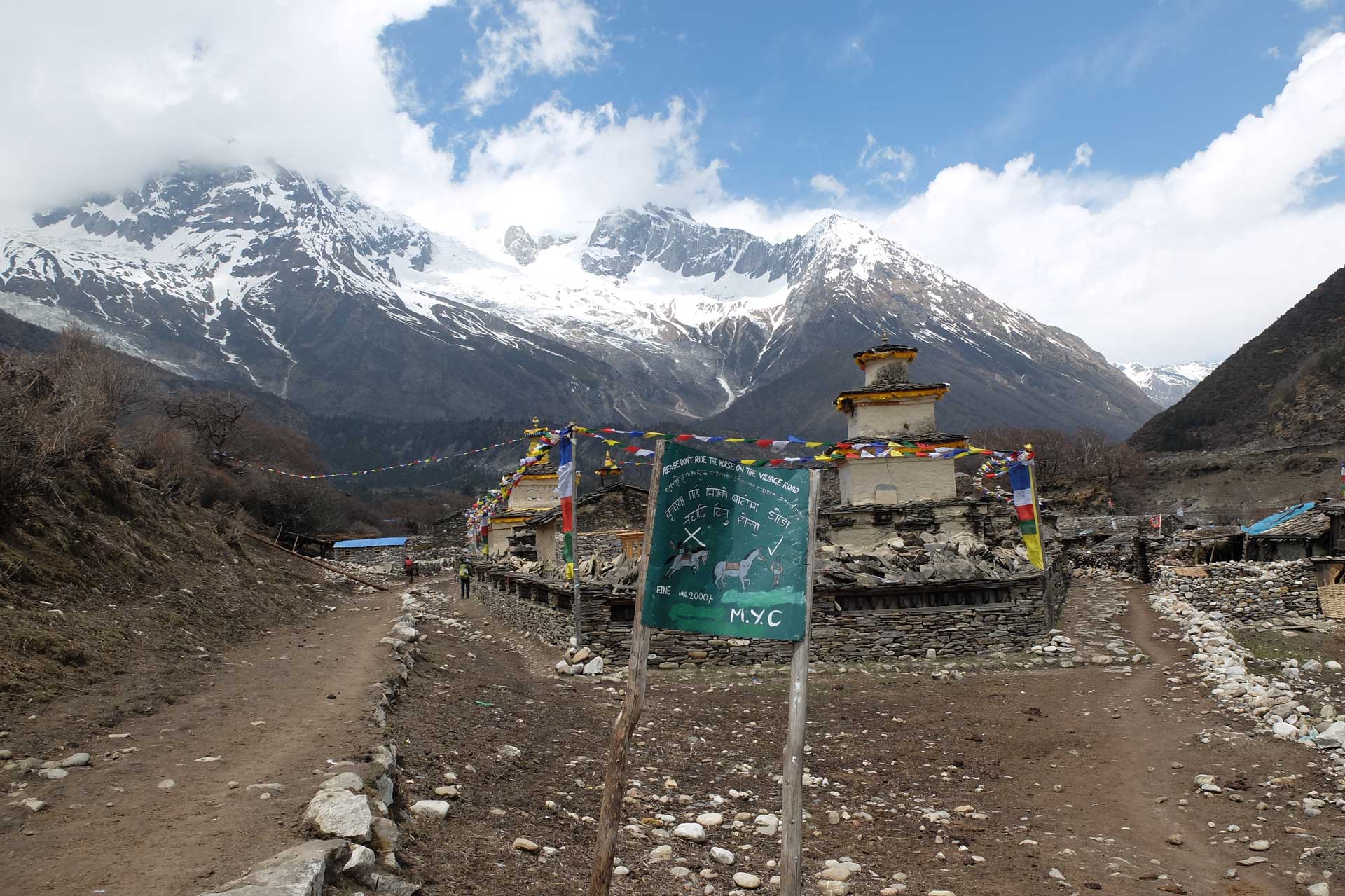 Manaslu Trekking Guide